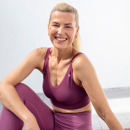 Run & Relax Leyla Yoga Bra (Dark Raspberry)