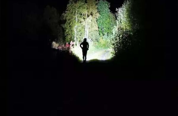 Test av Fenix HM65R-T (Trail) Hodelykt (1500 Lumen)